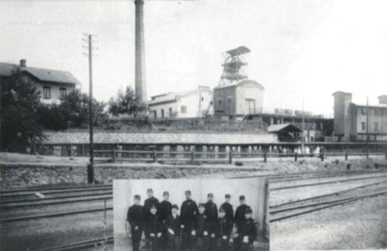 Důl Albert (Prokop Holý) v Tuchomyšli s představenstvem dolu (rok 1903)